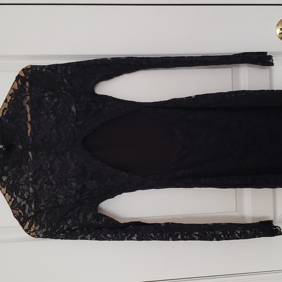 Black stretch lace dress by Moda - Picture 2 of 7